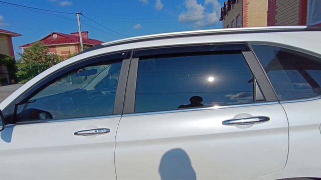 HAVAL M6. ХАВАЛ М6. Установил дефлекторы на двери, чехол - оплетка на руль.