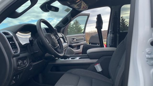 Easy-Reach | To Enter A Dodge Ram (Int.)