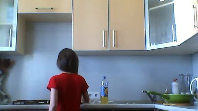 Делаем яичницу