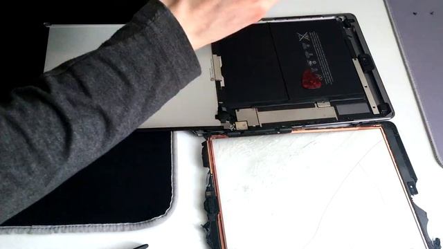 Resurrecting The Smashed 60€ IPad Air!