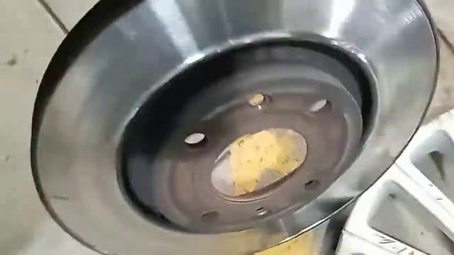 Тормозные колодки передние Pegout 301