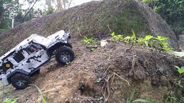Traxxas Trx-4: Short Crawl At Batu 7, Bentong-KL Old Road