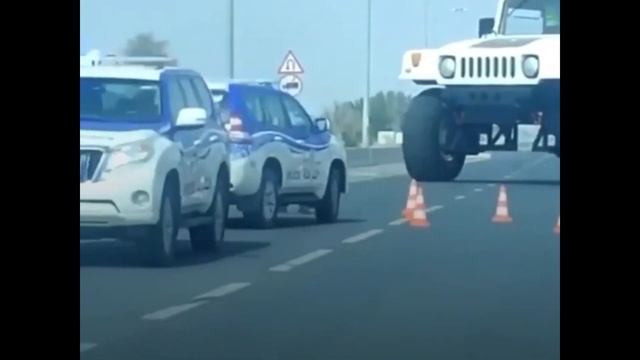 гигантский Hummer