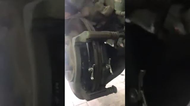 Замена тормозных колодок на СТО