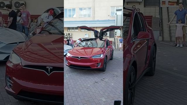 Tesla Model X 