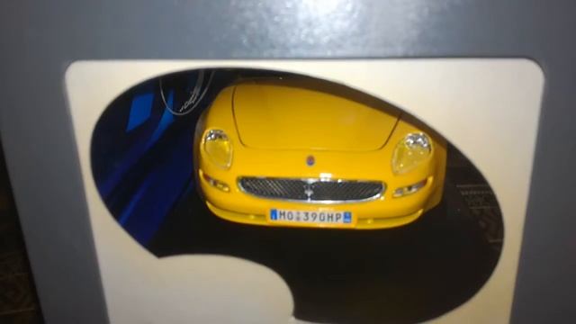 Maserati Spyder Yellow 1/18 Maisto Antaño