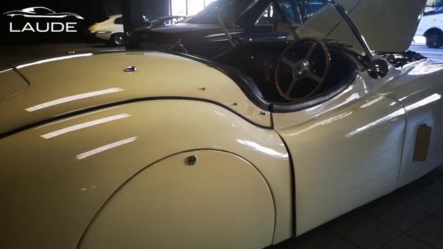 Laude Cape Town -  Jaguar XK140 - A British Masterpiece