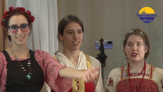 Выступление фольклорного ансамбля 
