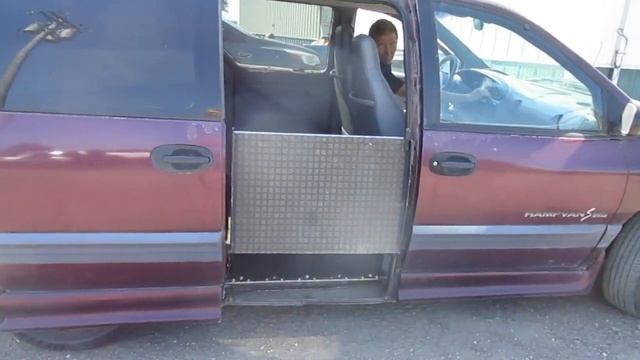 1998 DODGE CARAVAN SE For Sale