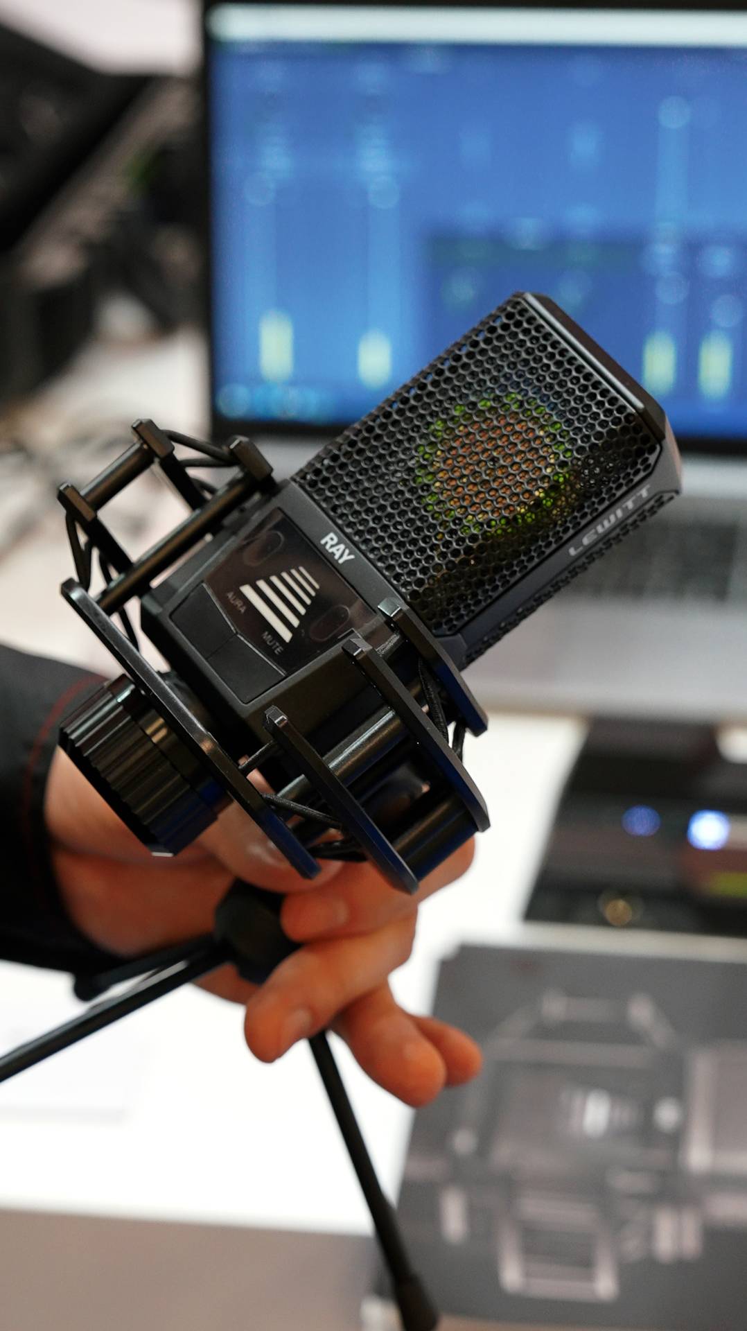 Микрофон с «автофокусом» — LEWITT RAY | Новинка на Light + Audio Tec 2024