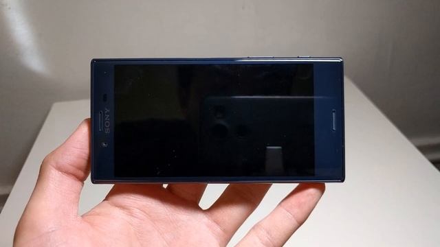 Best Small Android Phone Of 2017! (Sony Xperia X Compact Review)