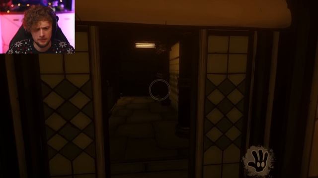 *WARNING* DONT GO THROUGH THE DOOR! (new Dark Studio..) | Bendy: The Pit [Hacking] Mobile