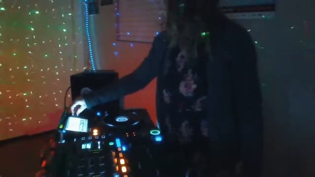 Boston N Linz-E Live!