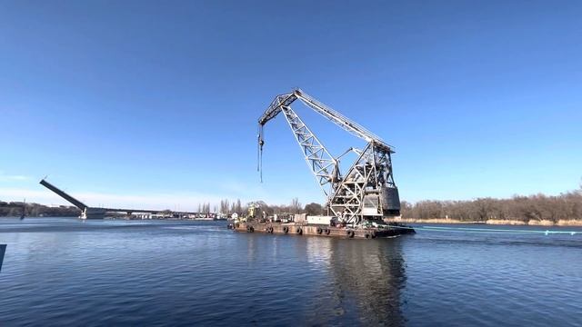Плавкран ПК-23 заходить на МСЗ на металобрухт 21.02.2022