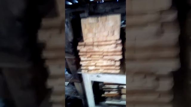 Улья и ловушки для пчел