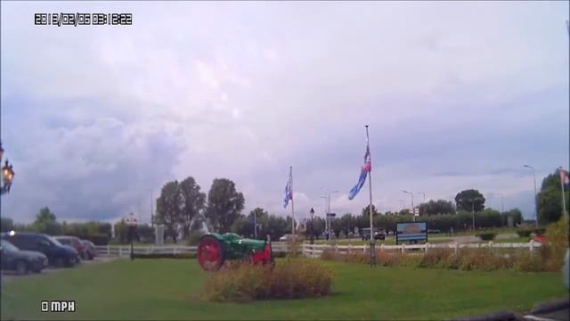 Очаровательная деревушка и уютный городок в Голландии.Путешествие на машине по Европе.Туризм.отдых