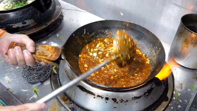 超絶BIG炒飯ラッシュ！行列の絶えない東京最強町中華の鍋振りに驚愕| Japanese Street Food