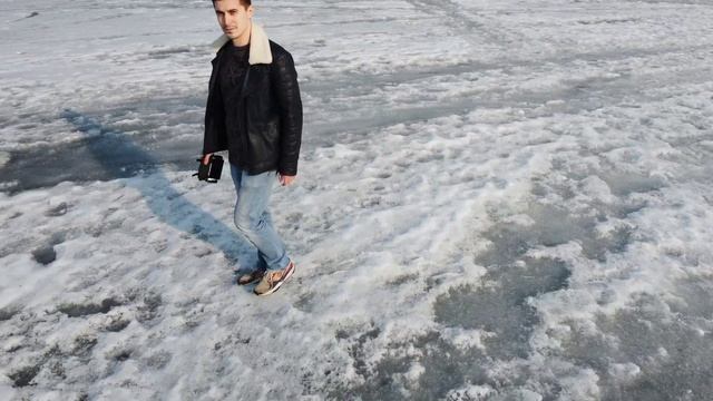 Шарташ, прогулка по весеннему льду