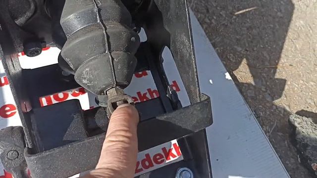 Сборка педального узла корпуса печки и тормозов.