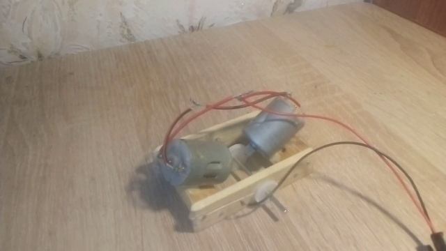 Электродвигатель из двух электромоторов. Электроника.