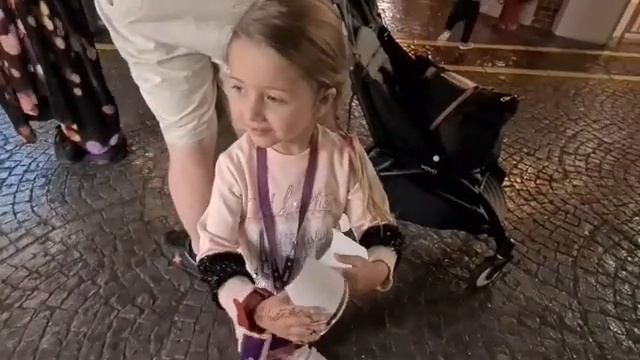 зарабатывать в 3 года, уже можно. Дубай,  KidZania