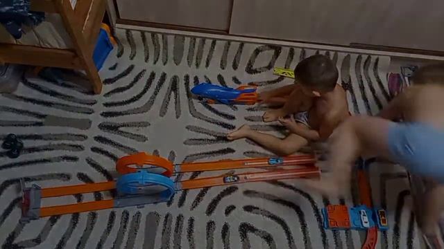 Hot Wheels или мама кино-📽-оператор