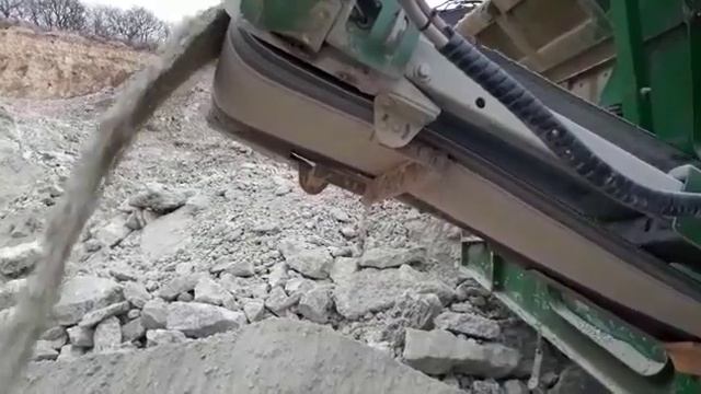 For Sale 2016 McCloskey J50V2 Tracked Jaw Crusher Video #3