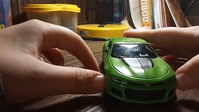 Обзор. Форда. GT.  И Camaro. ZL1