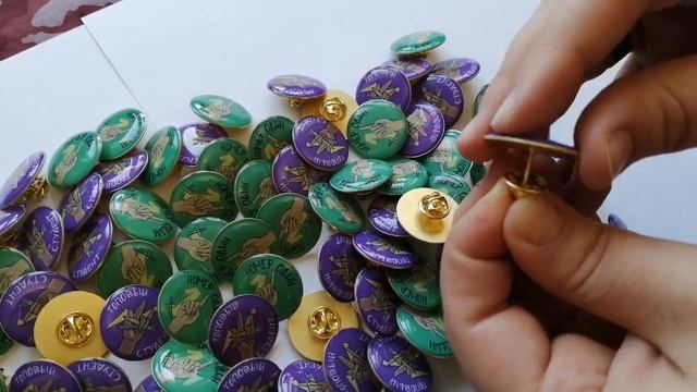 Значки со смолой на заказ. Доставка по России. Заявку направляйте на WhatsApp: +7-913-723-91-06