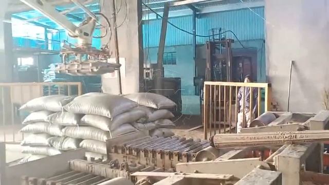 Видео работы автоматического паллетайзера