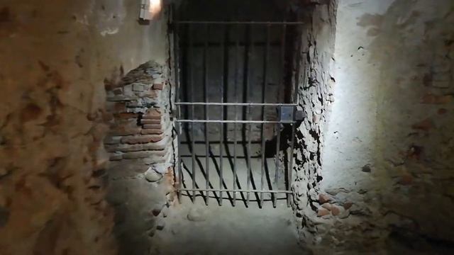 Подземелье замка Шато Ройаль в Кольюре