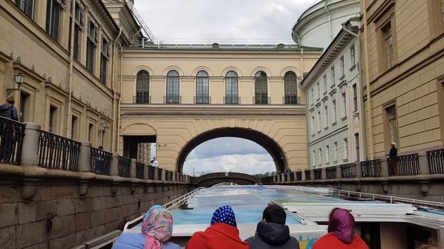 Выход по Зимней канавке в Неву