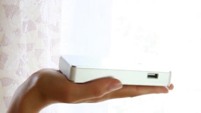 Thermaltake TriP Portable Power Pack 8400 MAh мобильная зарядка