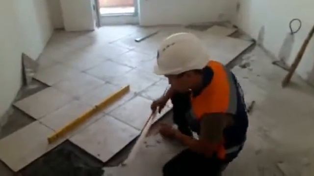 Сразу после укладки кафеля устанавливать алюминиевый порожек EXPO Residence 12 08 2016