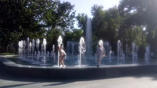 Сад имени Шевченко, фонтаны. Харьков.