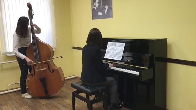 Л. Бетховен «Экоссез» Исполняет: Гришина Кира, 3 класс (контрабас)