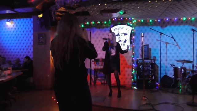 в московском столичном кафе в центре москвы зимой вечером филипповский переулок