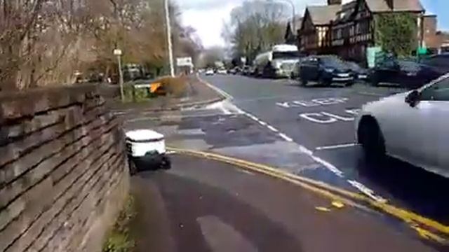 Робот за доставки във Великобритания