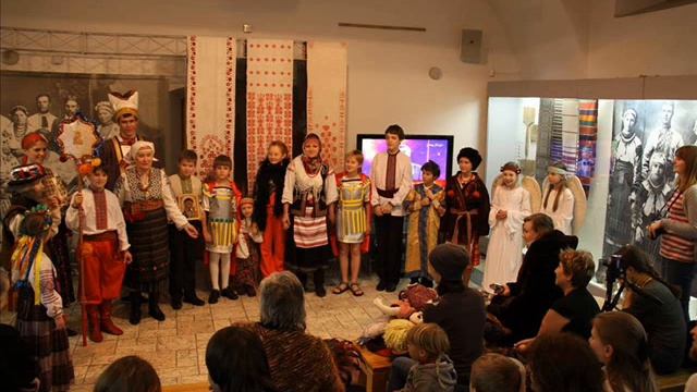 Tsviten - (Kolyadka) Nadvori Chorna Hmara