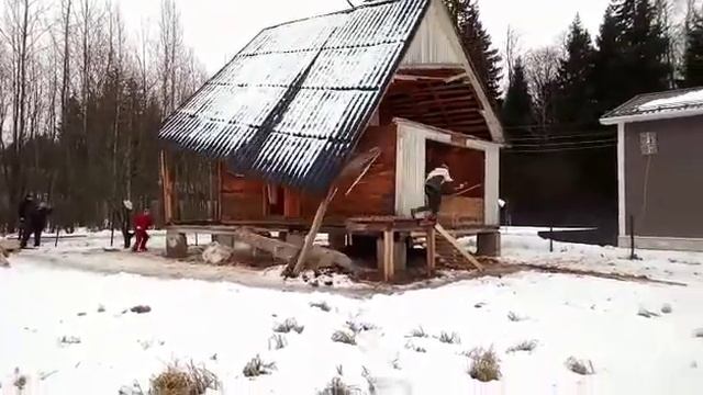 Быстрый демонтаж дома.