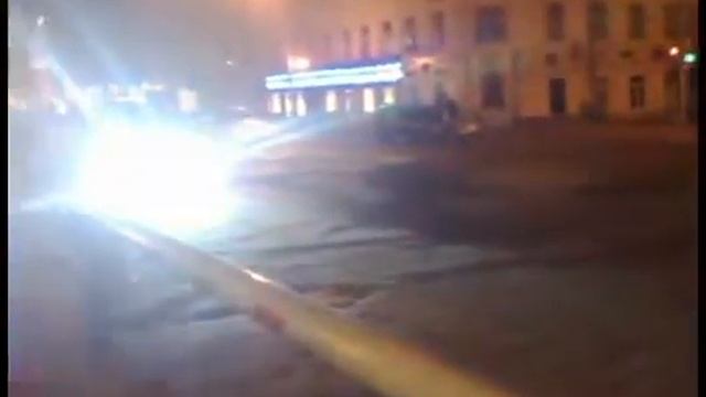 В Уфе водитель снес две машины и едва не въехал в здание