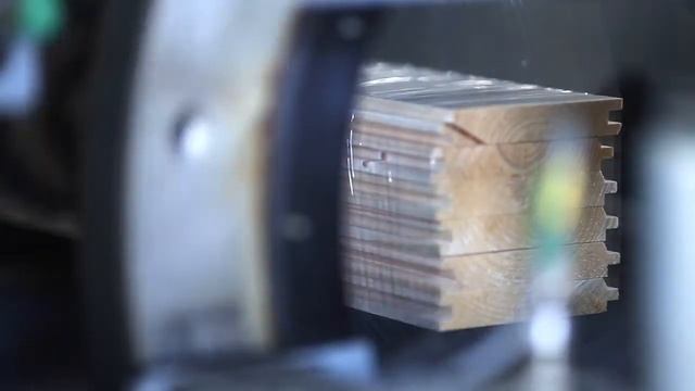 Упаковка пиломатериалов в стретч-плёнку | Автоматический упаковщик ROBOPAC SPIROR