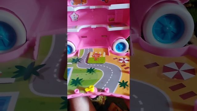 Дом катят гастриная кухня двор