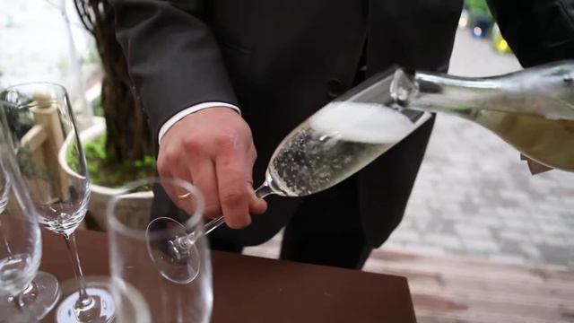 Flowers Night At L'Albero HD