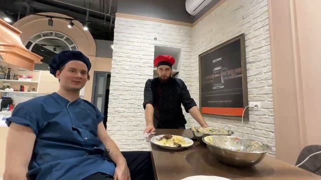 ХАЗЯЕВА НА КУХНЕ