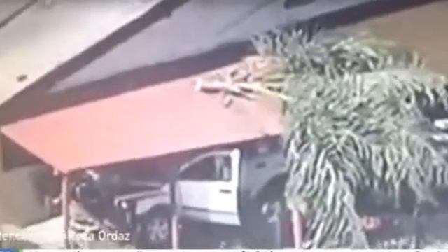 В США машина протаранила кафе мексиканской кухни