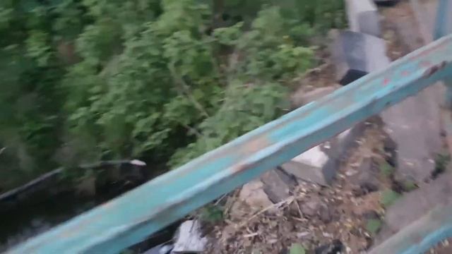 21.05.2021 Химки, Левый берег, Экоберег. Обрушение тротуара в сливную канаву.