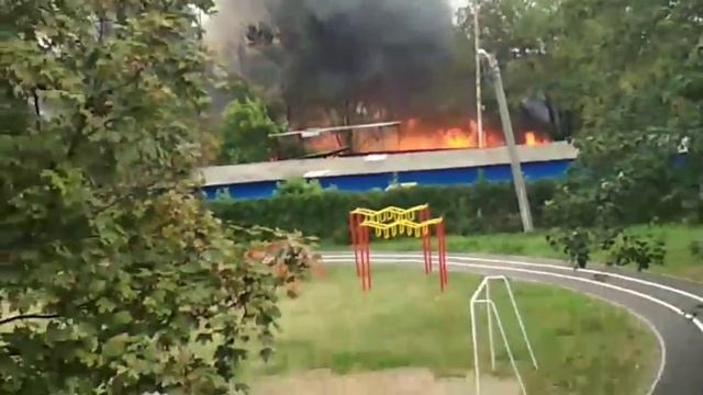 пожар возле школы 1 в Краснодаре