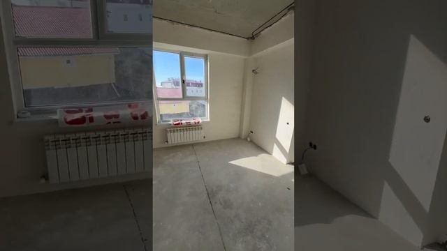 Предложение ниже рынка, в Центральном районе Сочи с предчистовой отделкой, с видом на море.