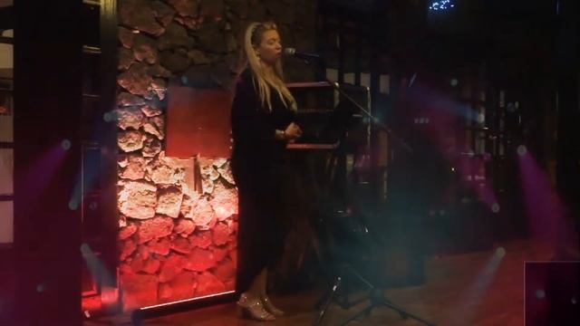 Oh Sole Mio - Opera Classical Music performed by Dunia Lorenz @dunialorenzmusic